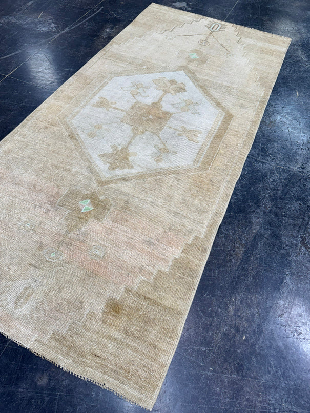 Turkish Vintage Rug 3'6'' x 7'7'' #24837