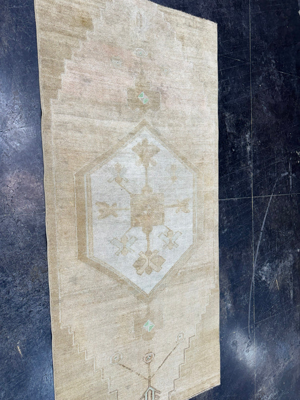 Turkish Vintage Rug 3'6'' x 7'7'' #24837