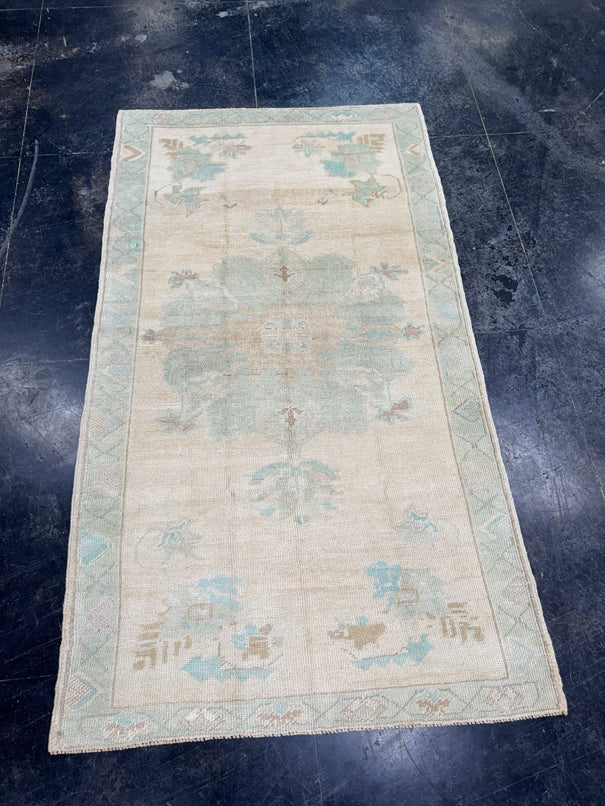 Turkish Vintage Rug 4'2'' x 7'3'' #24838