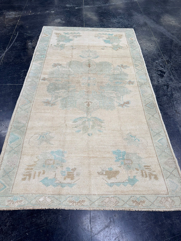 Turkish Vintage Rug 4'2'' x 7'3'' #24838