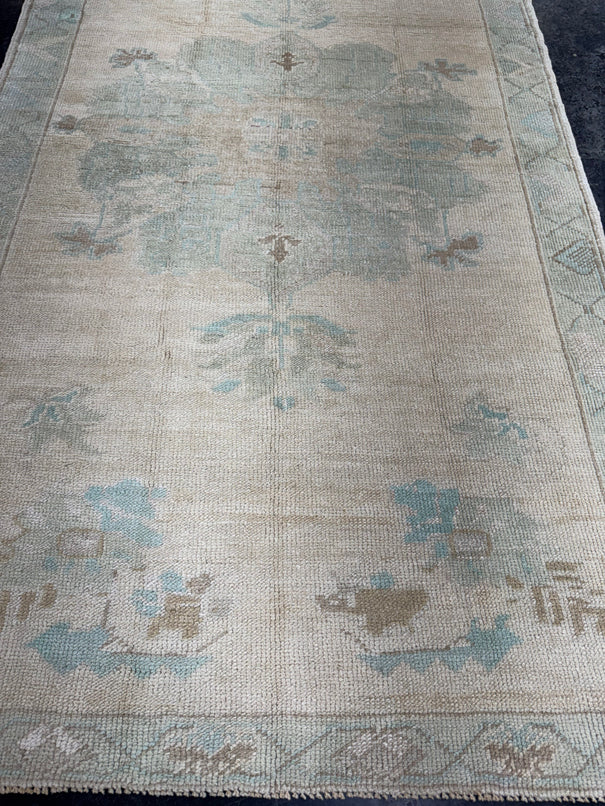 Turkish Vintage Rug 4'2'' x 7'3'' #24838