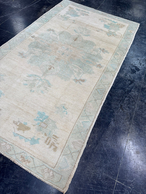 Turkish Vintage Rug 4'2'' x 7'3'' #24838