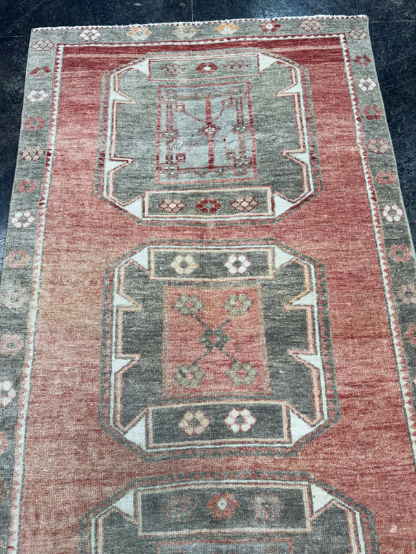 Turkish Vintage Rug 3'1'' x 6' #24834
