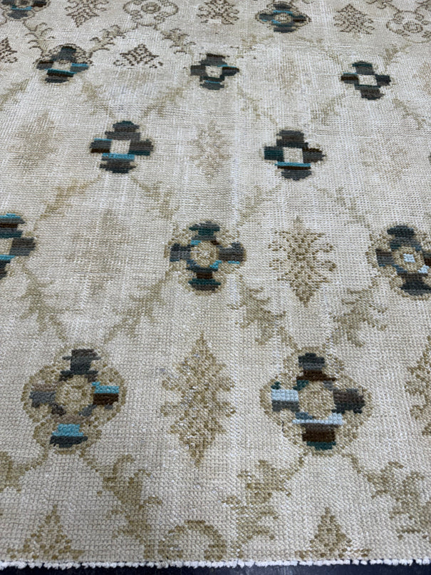 Turkish Vintage Rug 3'8'' x 4'10'' #24836
