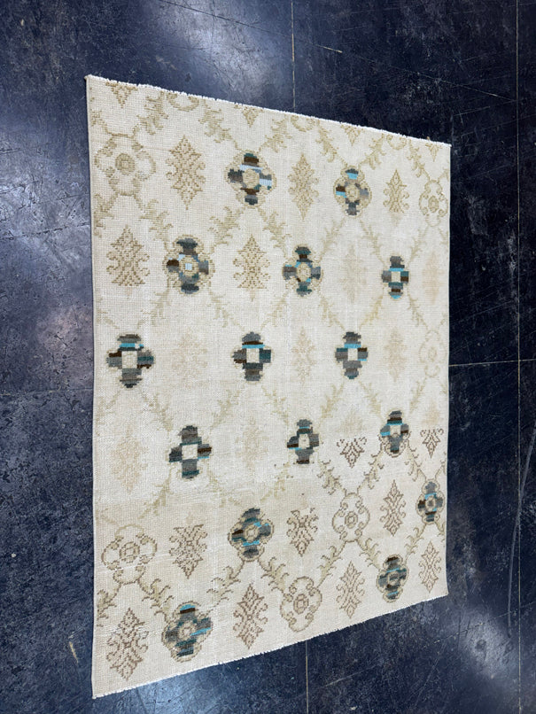 Turkish Vintage Rug 3'8'' x 4'10'' #24836