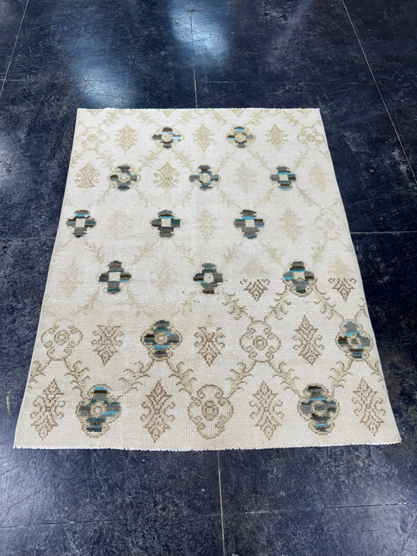 Turkish Vintage Rug 3'8'' x 4'10'' #24836