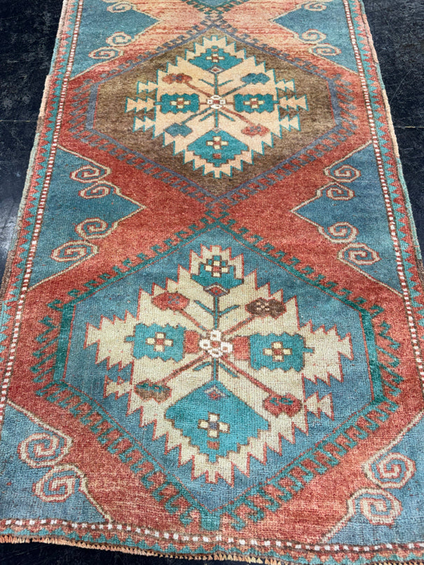 Turkish Vintage Rug 2'8'' x 5'11'' #24826