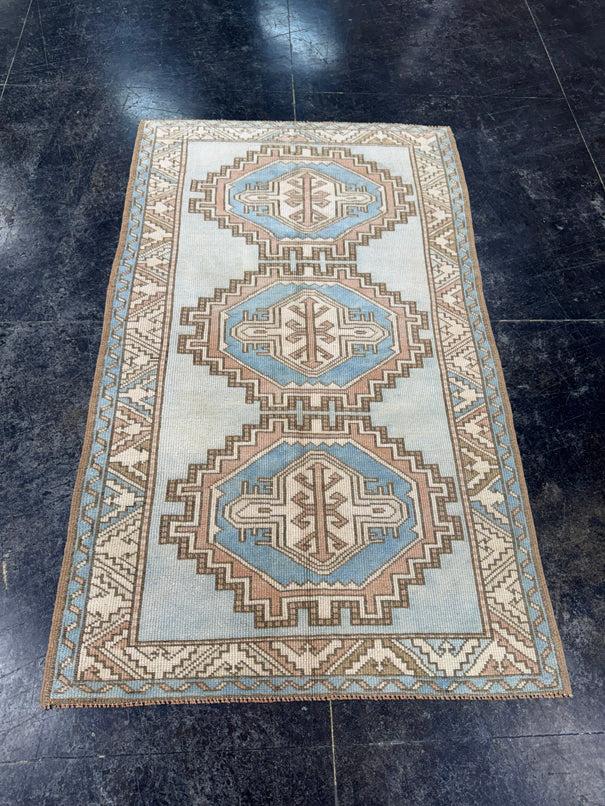 Turkish Vintage Rug 3'2'' x 5'4'' #24827