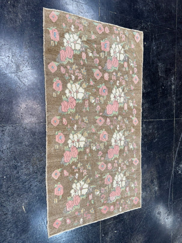 Turkish Vintage Rug 3'x 5'6" #24776