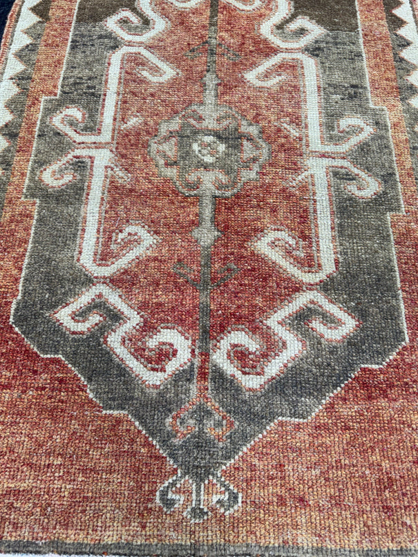 Turkish Vintage Rug 2'10" x 5'5" #24772