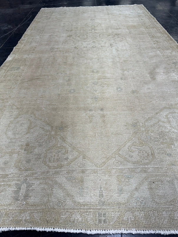 Turkish Vintage Rug 4'10" x 9' #24737
