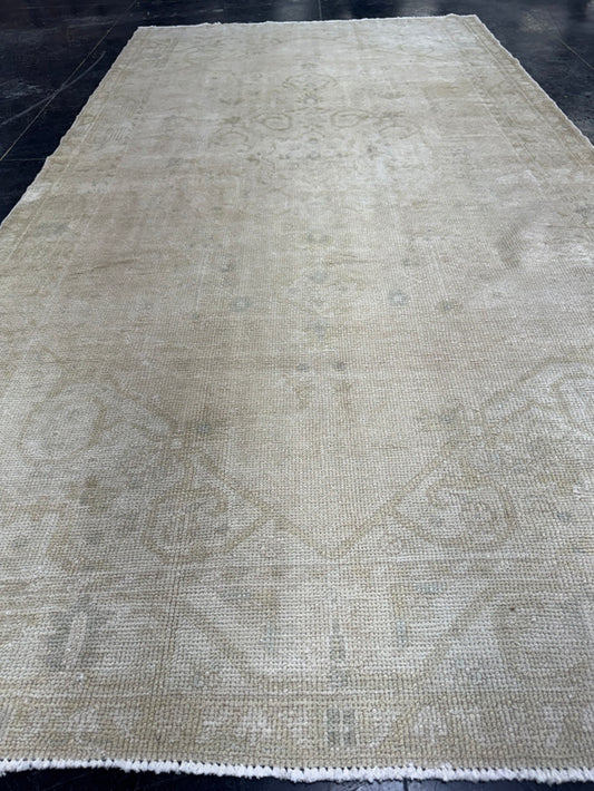 Turkish Vintage Rug 4'10" x 9' #24737