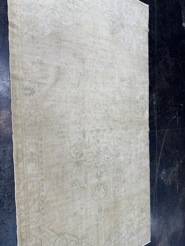 Turkish Vintage Rug 4'10" x 9' #24737