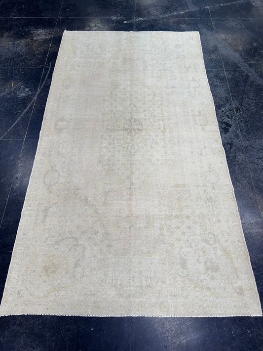 Turkish Vintage Rug 5' x 9'3" #24728