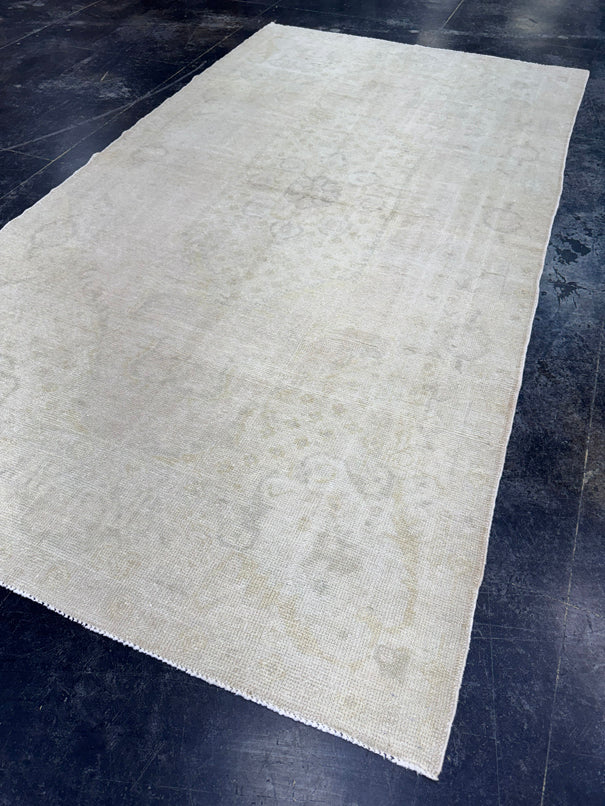 Turkish Vintage Rug 5' x 9'3" #24728