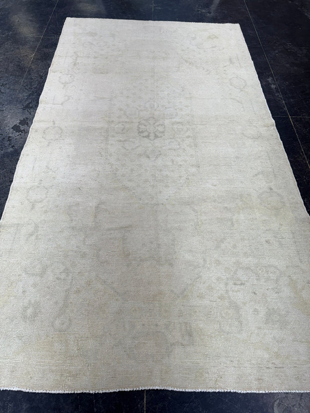Turkish Vintage Rug 5' x 9'3" #24728