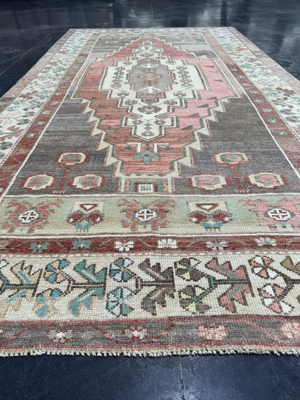 Turkish Vintage Rug 5' x 9'5'' #13107