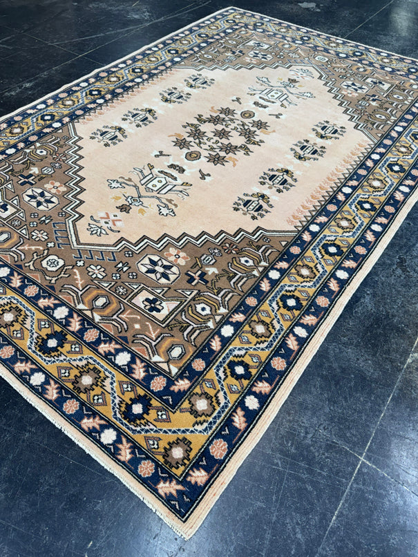 Turkish Vintage Rug 4'10'' x 7'3'' #13106