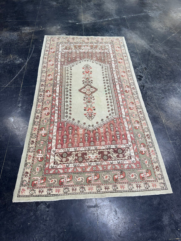 Turkish Vintage Rug 4'10'' x 9' #13093