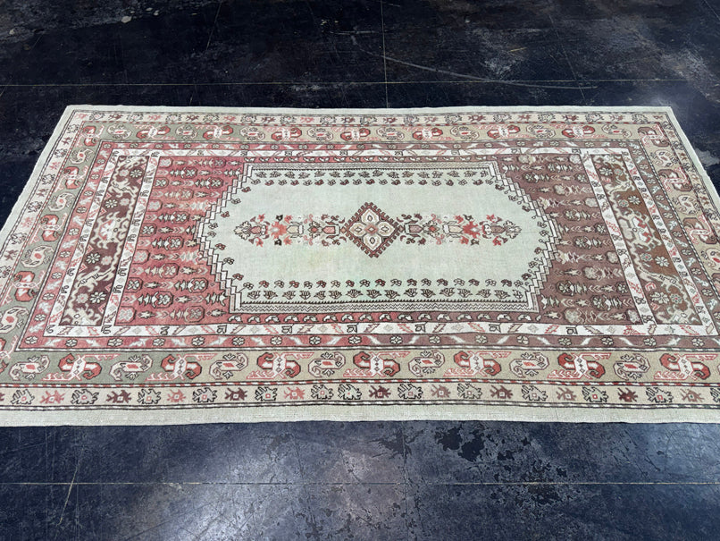 Turkish Vintage Rug 4'10'' x 9' #13093
