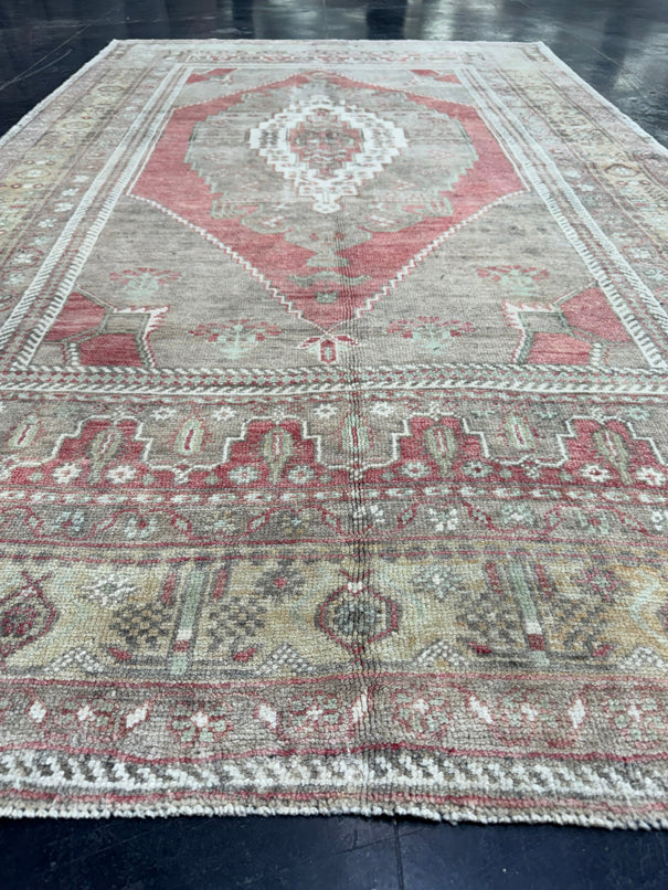 Turkish Vintage Rug 4'10'' x 8'1'' #13095