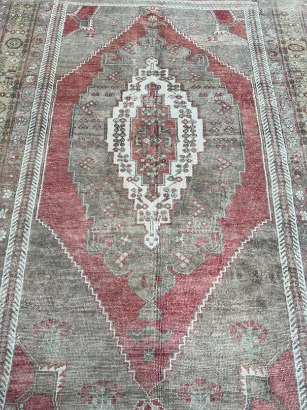 Turkish Vintage Rug 4'10'' x 8'1'' #13095
