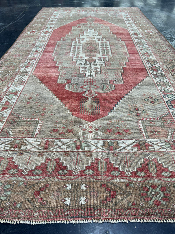 Turkish Vintage Rug 4'8'' x 9'1'' #13091