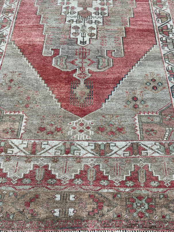 Turkish Vintage Rug 4'8'' x 9'1'' #13091