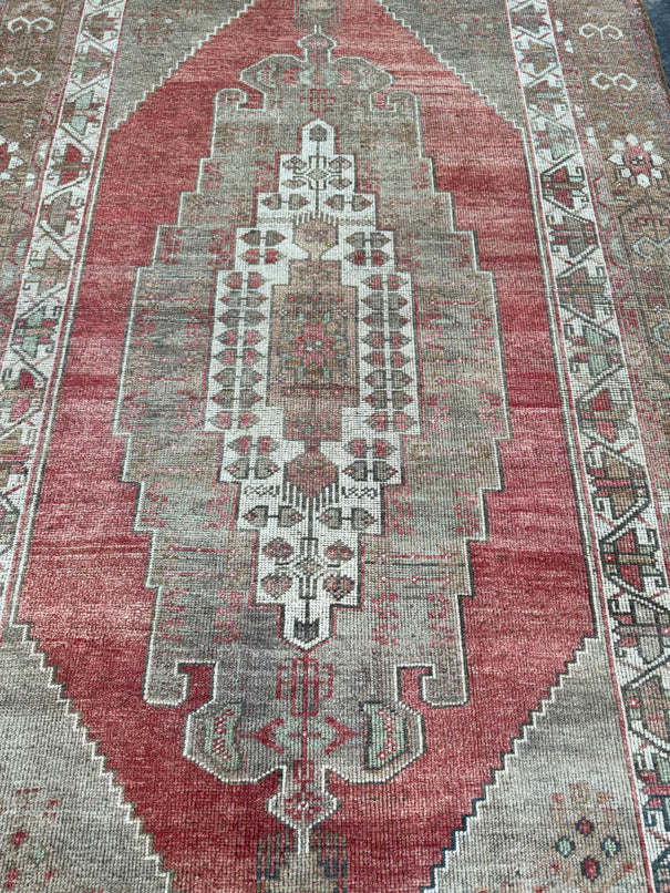 Turkish Vintage Rug 4'8'' x 9'1'' #13091
