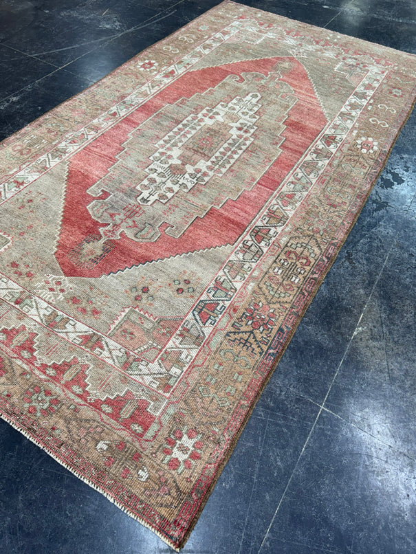 Turkish Vintage Rug 4'8'' x 9'1'' #13091
