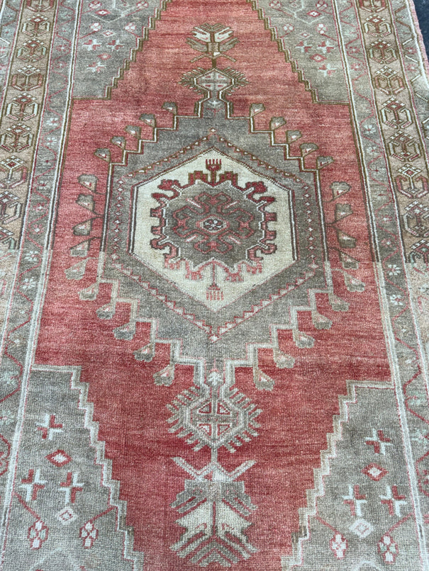 Turkish Vintage Rug 4'5'' x 8'9'' #13092
