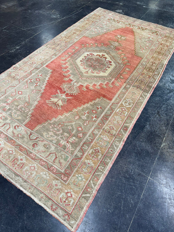 Turkish Vintage Rug 4'5'' x 8'9'' #13092