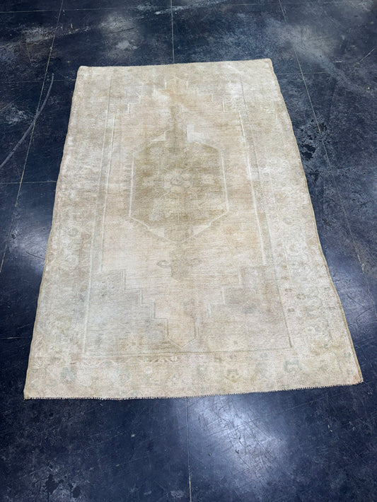 Turkish Vintage Rug 4'8'' x 7'6'' #13109