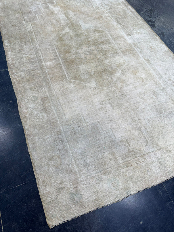 Turkish Vintage Rug 4'8'' x 7'6'' #13109