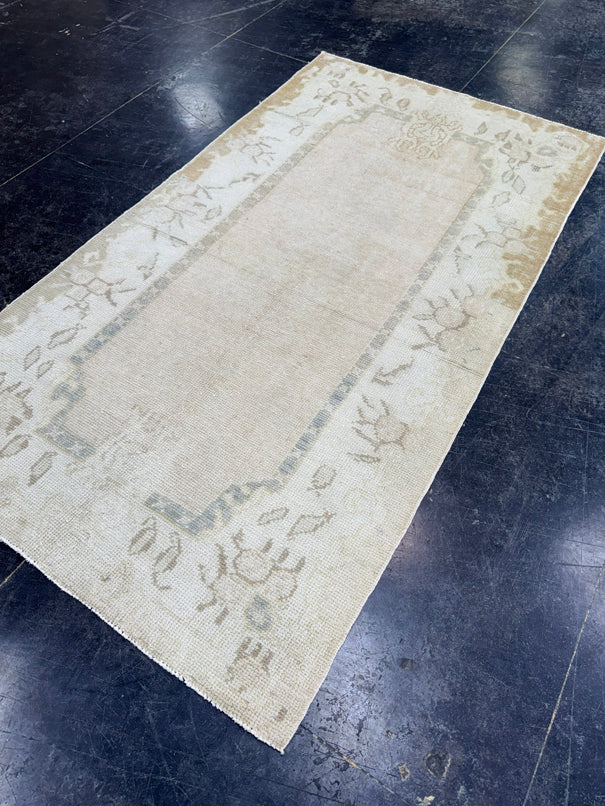 Turkish Vintage Rug 3'6'' x 6'6'' #13078