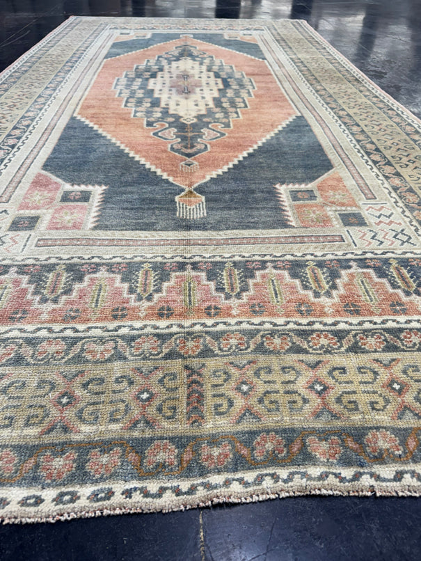 Turkish Vintage Rug 4'10'' x 9'5'' #13064