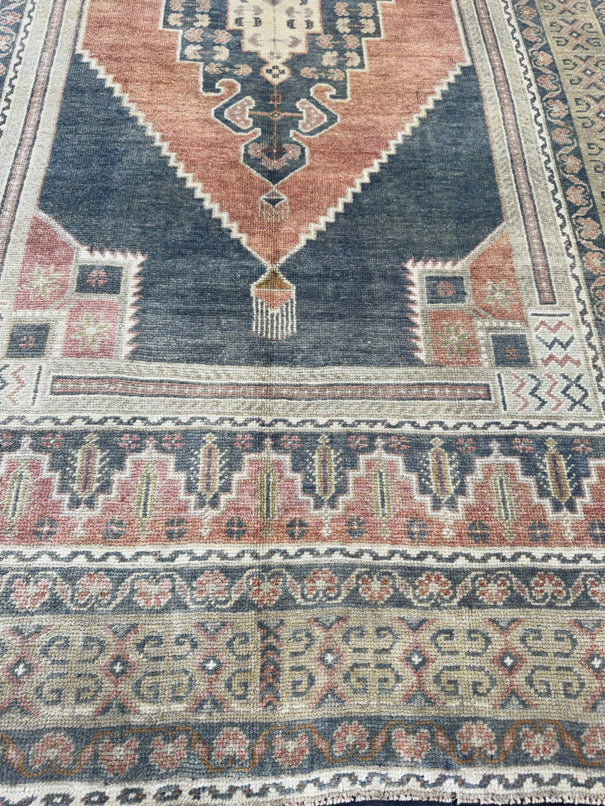 Turkish Vintage Rug 4'10'' x 9'5'' #13064