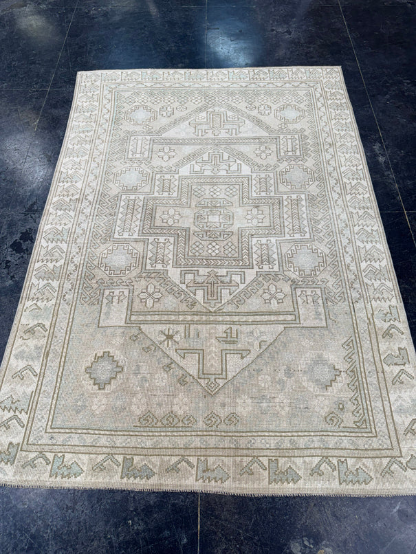 Turkish Vintage Rug 5'1'' x 7'5'' #13052