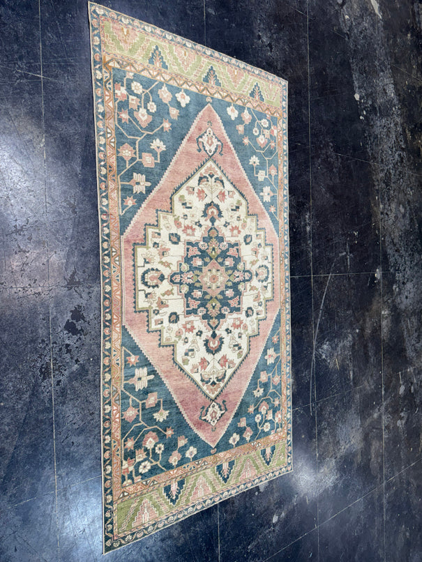 Turkish Vintage Rug 4'5'' x 8'8'' #13053