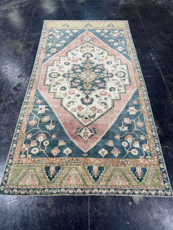 Turkish Vintage Rug 4'5'' x 8'8'' #13053