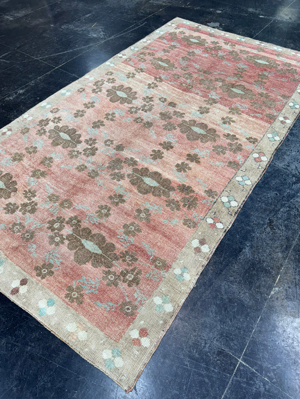 Turkish Vintage Rug 4'5'' x 8'1'' #13051