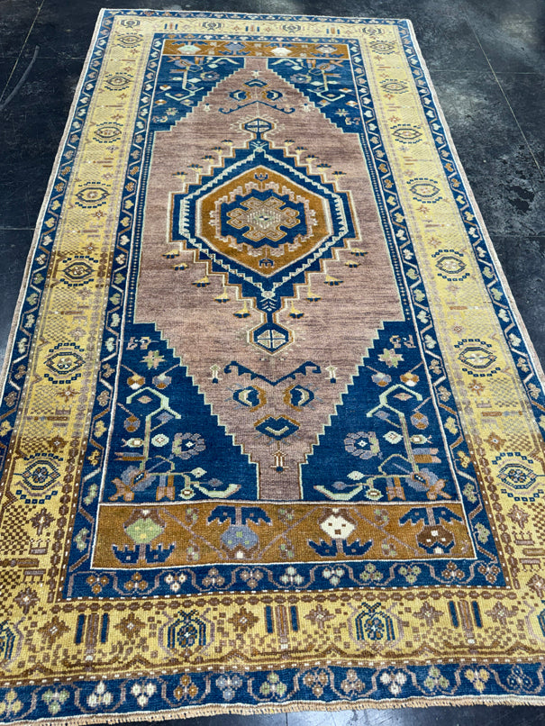 Turkish Vintage Rug 4'4'' x 8'2'' #13035