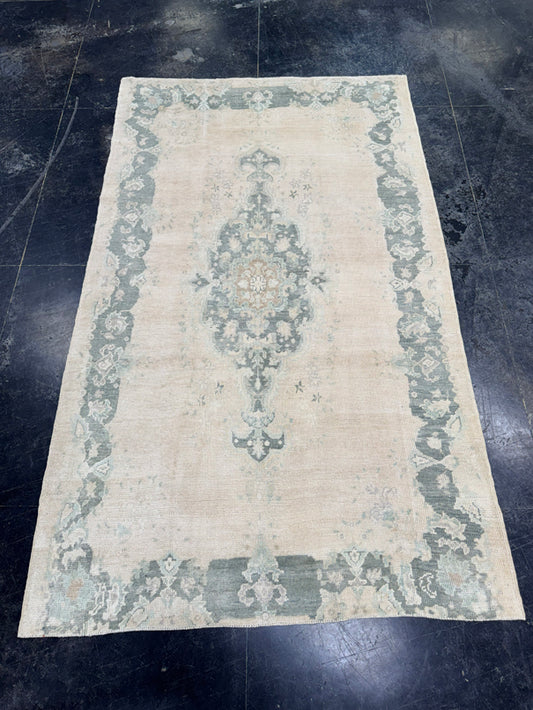 Turkish Vintage Rug 4'7'' x 7'10'' #13033