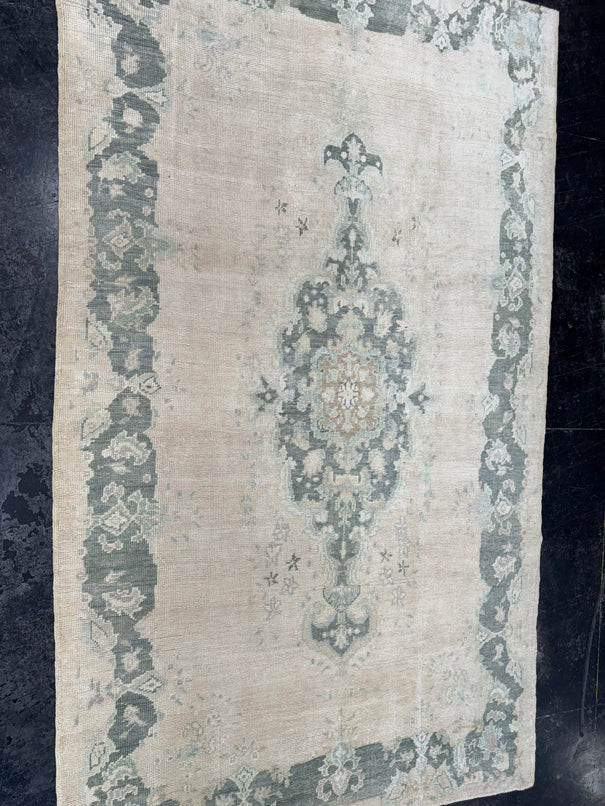 Turkish Vintage Rug 4'7'' x 7'10'' #13033