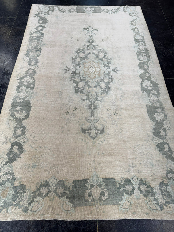 Turkish Vintage Rug 4'7'' x 7'10'' #13033