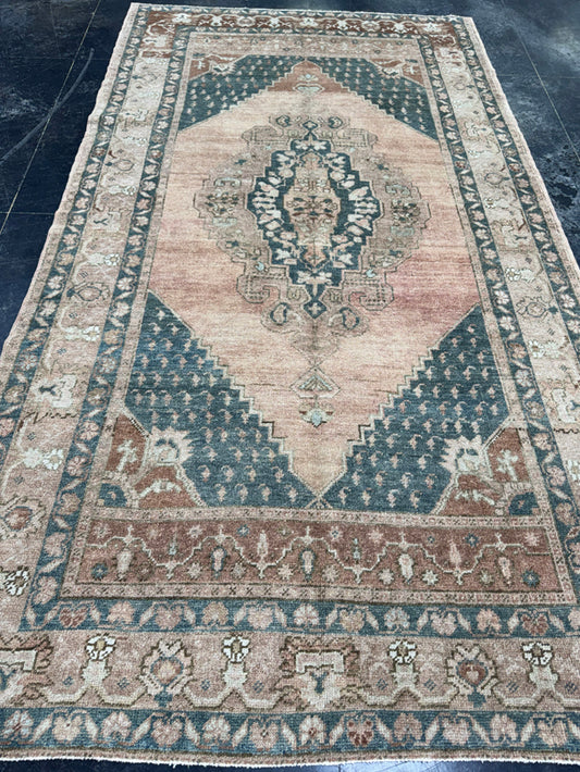 Turkish Vintage Rug 5' x 9' #13031