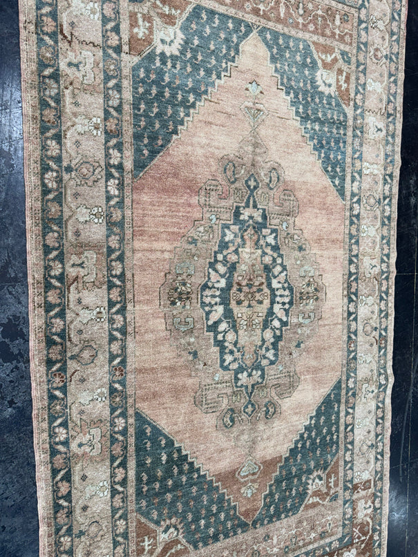 Turkish Vintage Rug 5' x 9' #13031