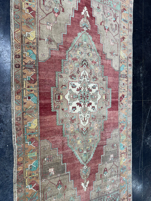 Turkish Vintage Rug 4'8'' x 9'1'' #13047