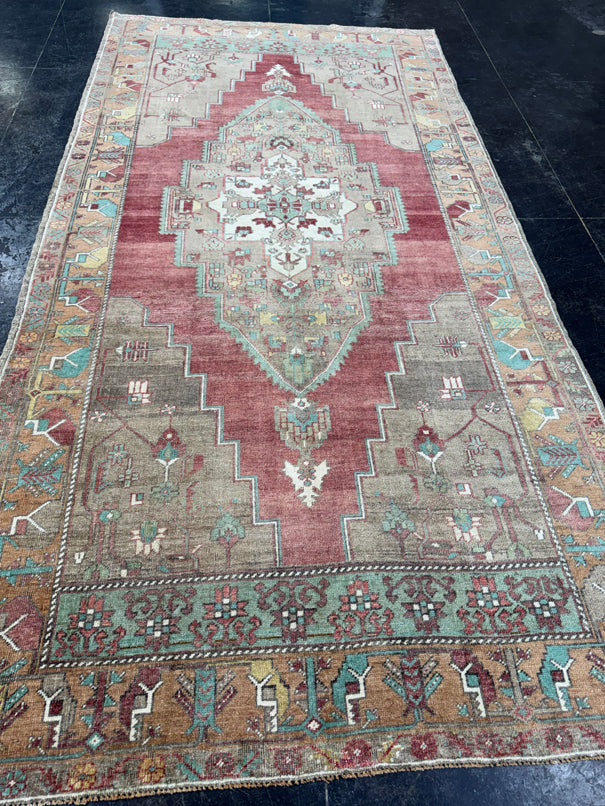Turkish Vintage Rug 4'8'' x 9'1'' #13047