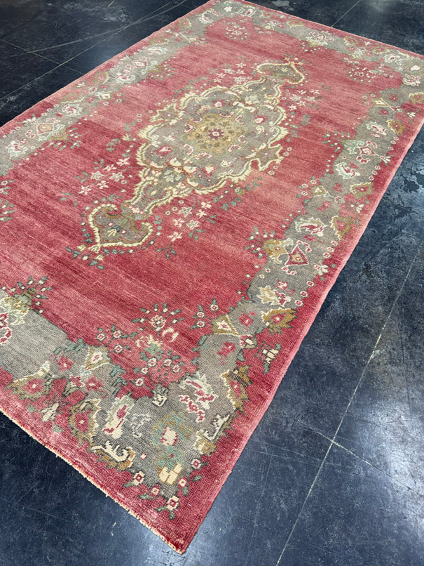 Turkish Vintage Rug 4'11'' x 8'3'' #13023